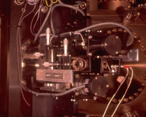 Blick auf die Apparatur, die das Drahttarget enthält